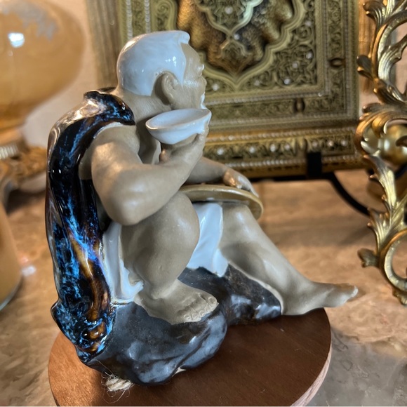 Vintage Shiwan Chinese Mudman Statue Figurine-5.5”x5” Sitting Old Man Eating. - Picture 6 of 10